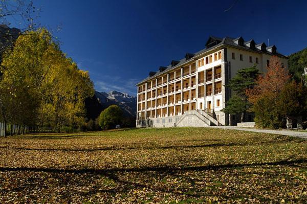 La Casa De Pineta Hostel Bielsa Luaran gambar